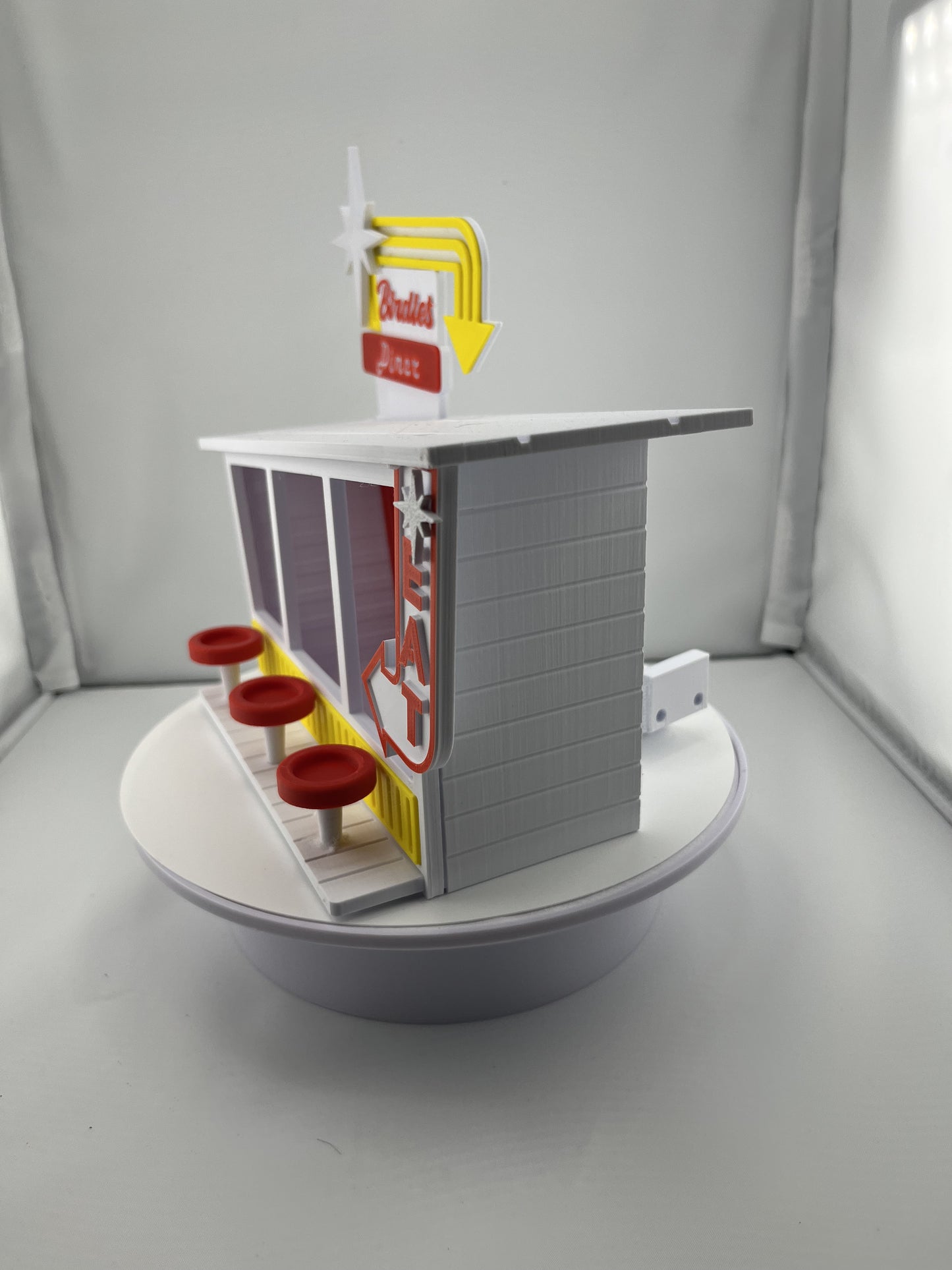 π¦ Birdie's Diner 3D-Printed Bird Feeder β Fun, Unique Design for Backyard Birds β Easy to Hang & Fill! πΏ