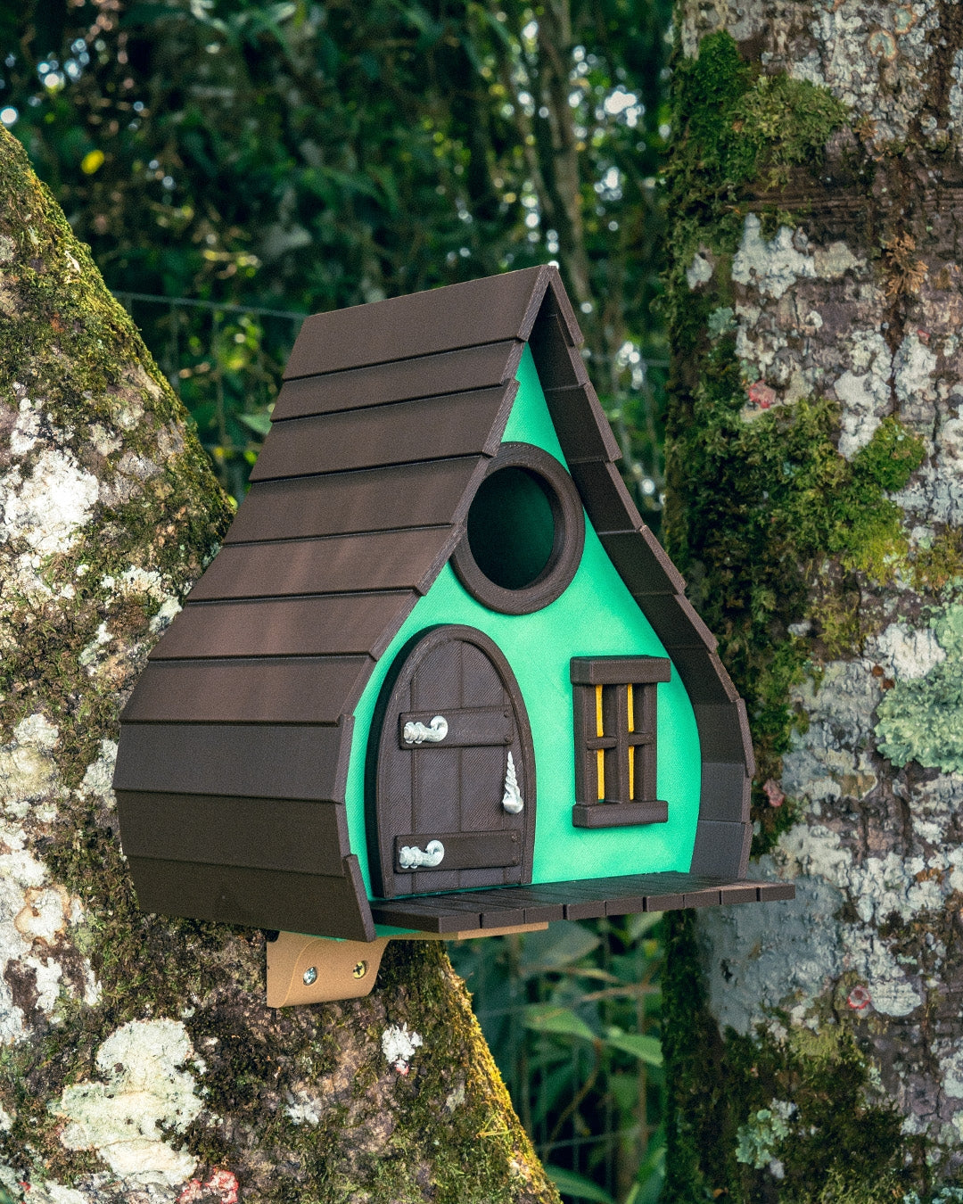 🧚‍♀️ The Fairy Tail Hut Birdhouse – Where Whimsy Meets Wings -
