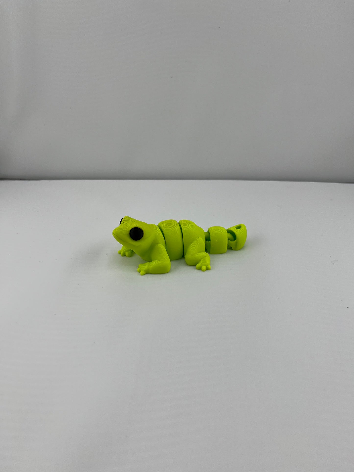 Flexible Articulated Lizard - Tiny 3D Printed Fidget Toy - Various Sizes Available - Team Mascot - Use as a fund raiser for school - Collect them all - Stress relief - ADHD - Key Chain - Zipper Pull - Pal for your pocket - MADE IN THE USA