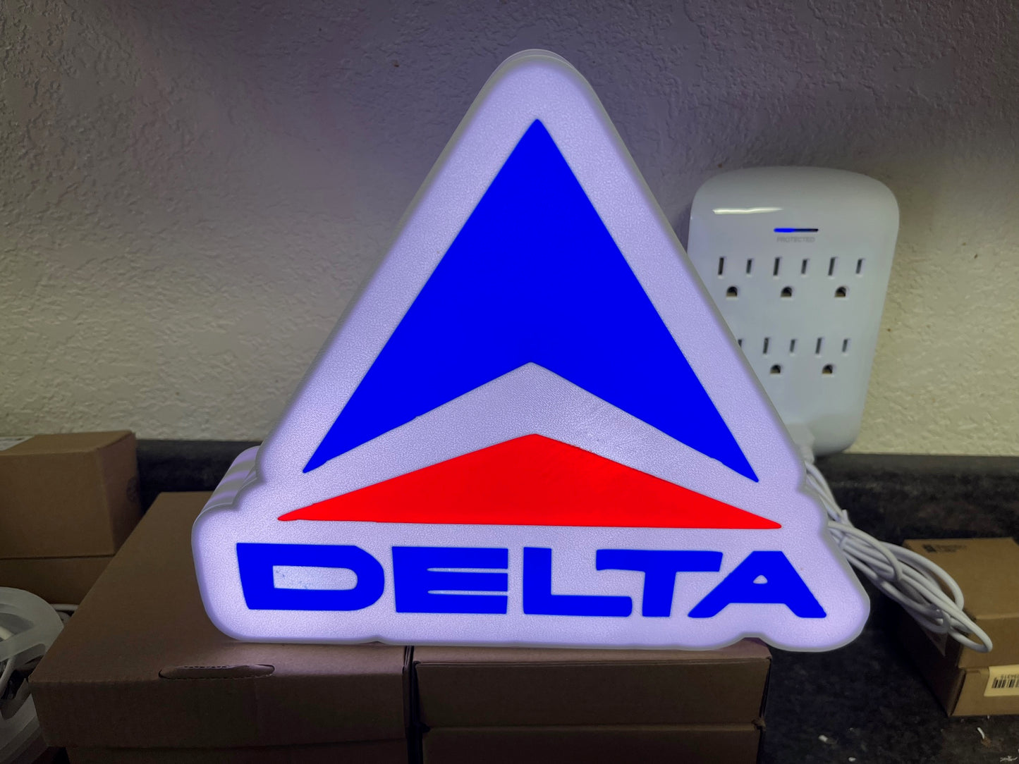 ✈️ Lighted Delta Airlines Sign – USB Powered – Vintage Style Aviation Collectible – 9” Wide