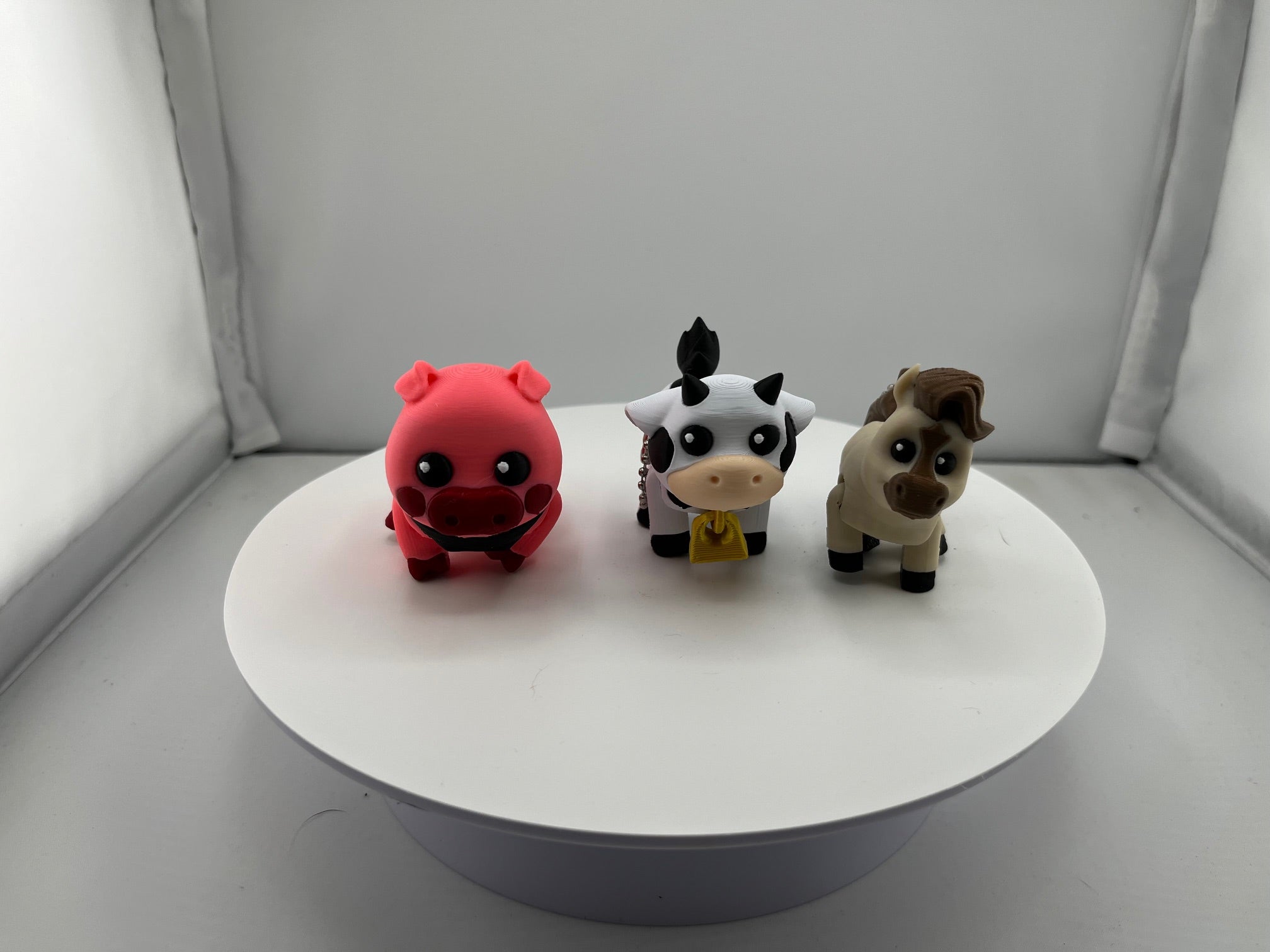 3 Pack Farm Animal Keychains – Articulated 3D Printed Pig, Cow & Horse Key Rings – Flexible Farm Animal Keychains for Keys, Backpacks & Bags