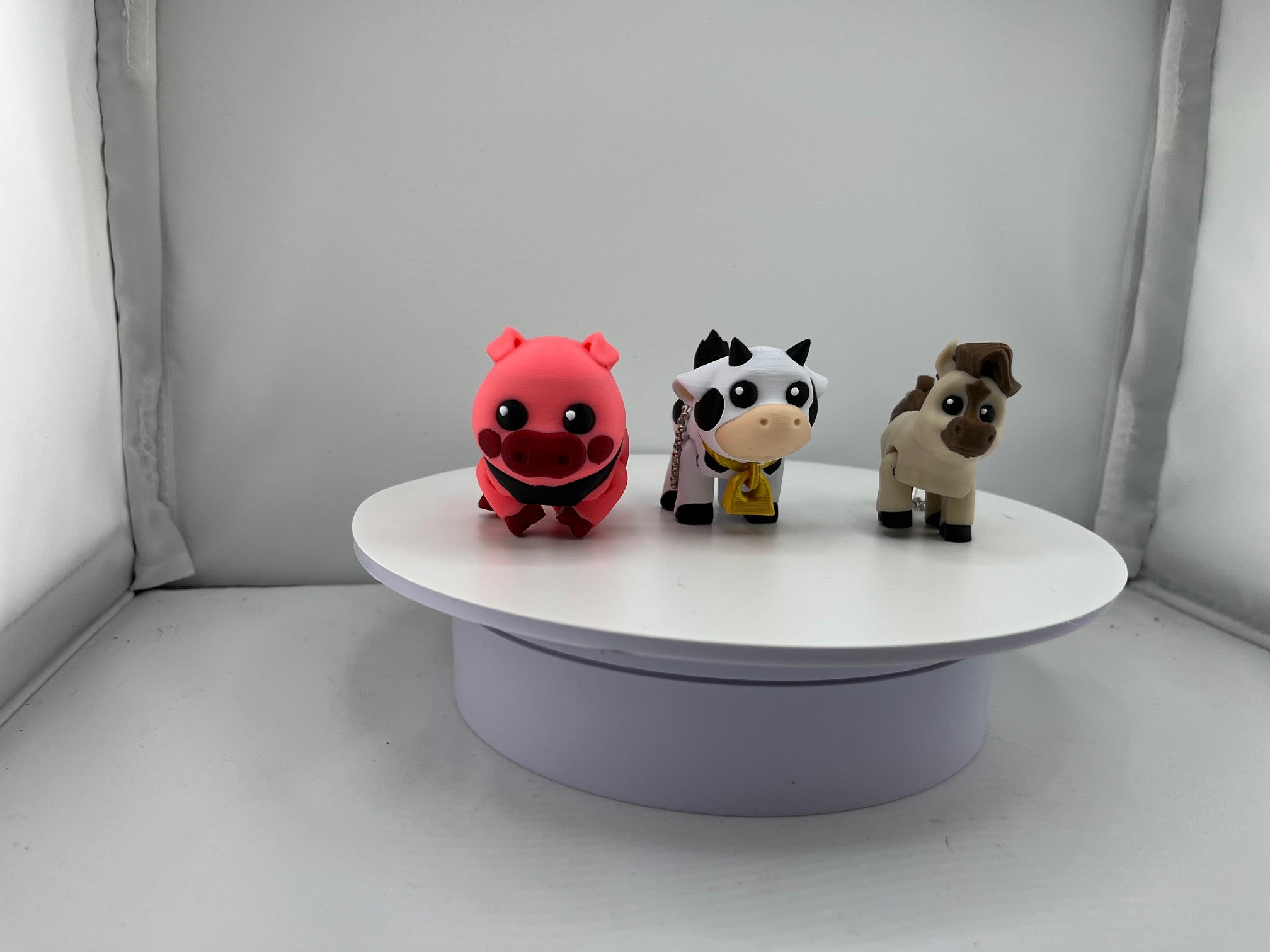 3 Pack Farm Animal Keychains – Articulated 3D Printed Pig, Cow & Horse Key Rings – Flexible Farm Animal Keychains for Keys, Backpacks & Bags
