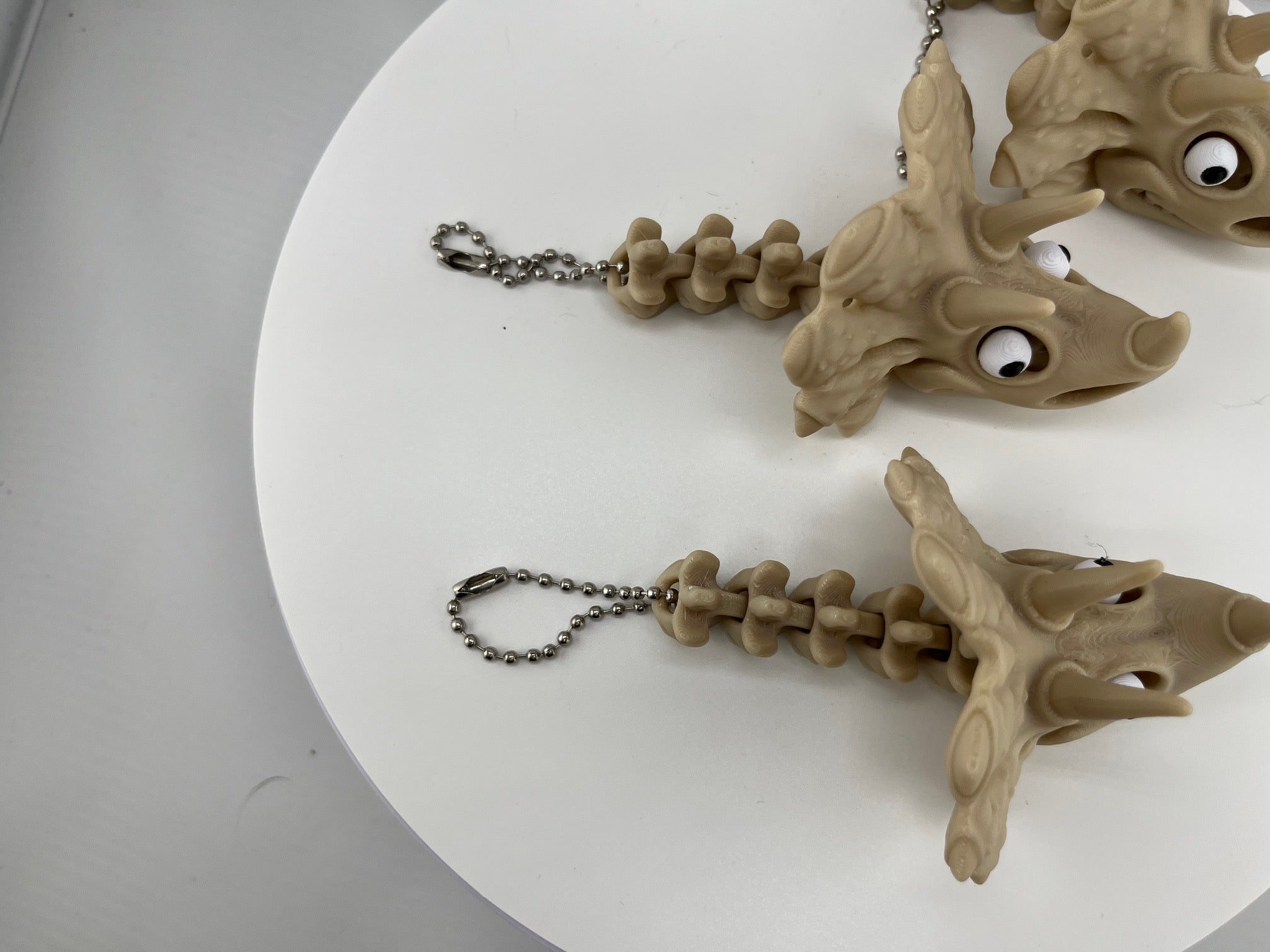 3 Pack Articulated Triceratops Keychains – Flexible 3D Printed Dinosaur Keychain Set – Cute Pocket Dinosaur Key Rings – Fun Collectible Dinos for Bags, Keys & Backpacks