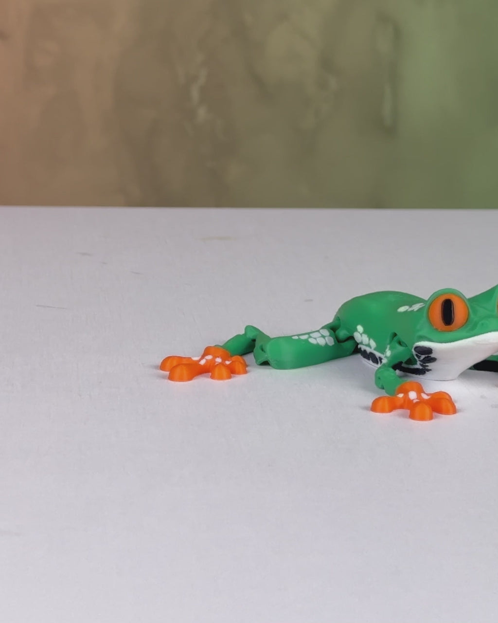 Reed the Red-Eyed Tree Frog – Articulated 3D Printed Display Figure